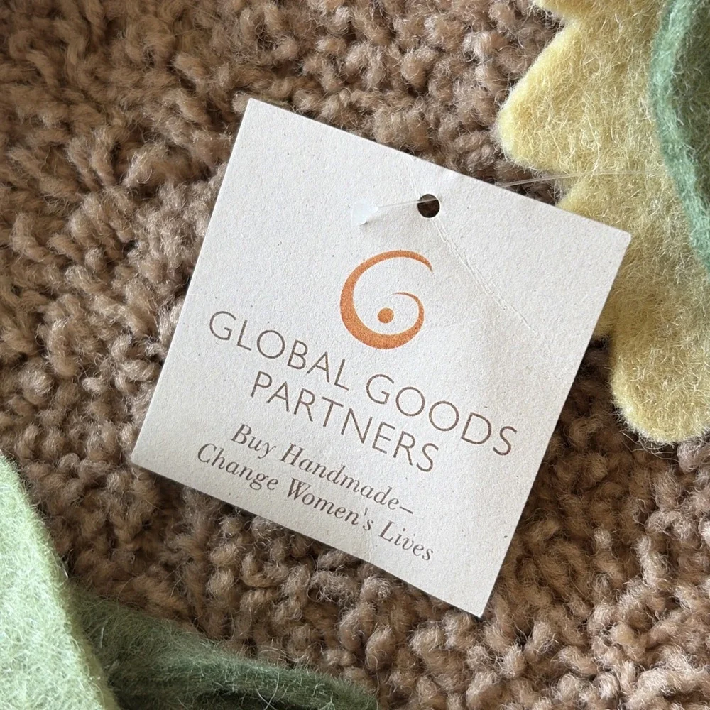 Global Goods Partners Fair Trade Felt Greenery Leaves Pinecone Holiday Garland